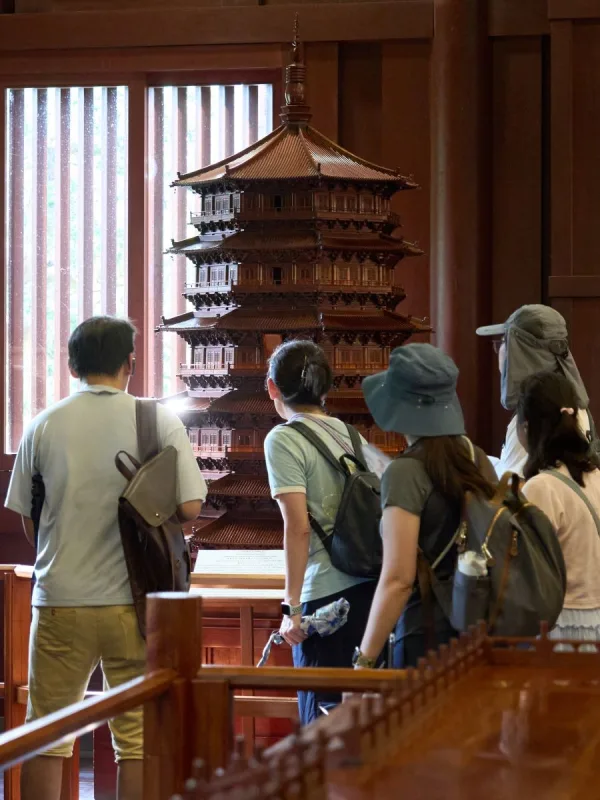 Ways of Seeing Garden: Chinese Classical Gardens in Hong Kong (Nan Lian Garden and Chi Lin Nunnery)